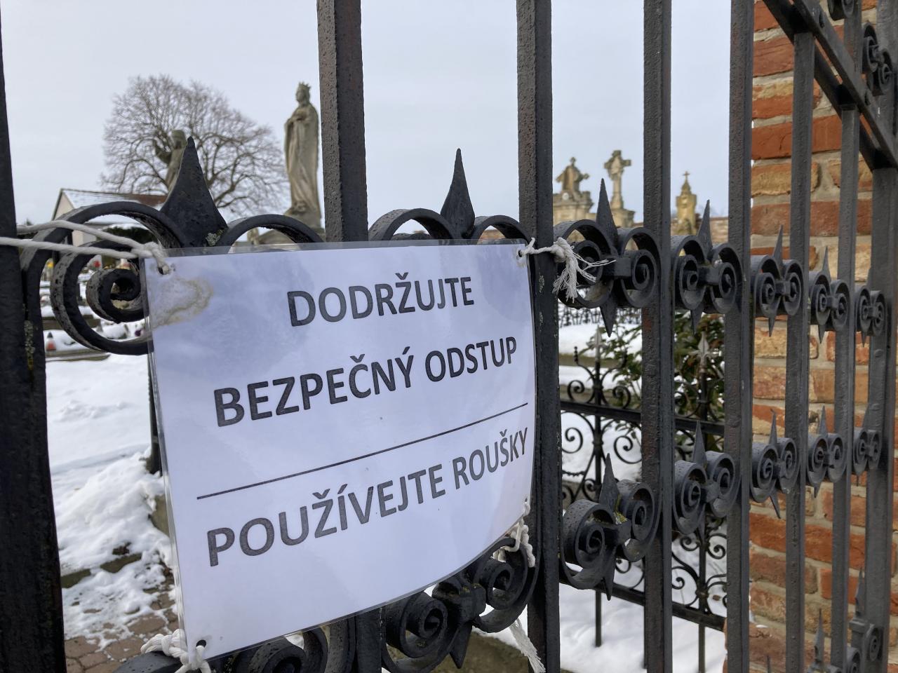 Mejdany se týkají všech. Nemocnice praskají ve švech