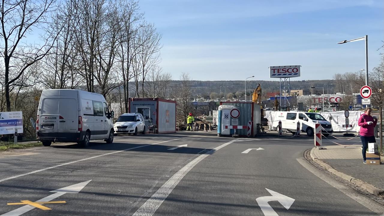 Demolice mostu začne co nevidět
