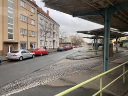 Bez povšimnutí obsadili městský byt. Uvnitř se našly i injekční stříkačky