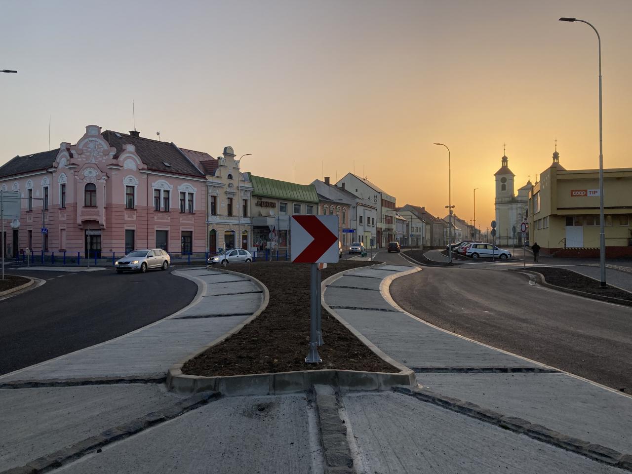 Rozvoz respirátorů z Chrasti a arašídový objezd