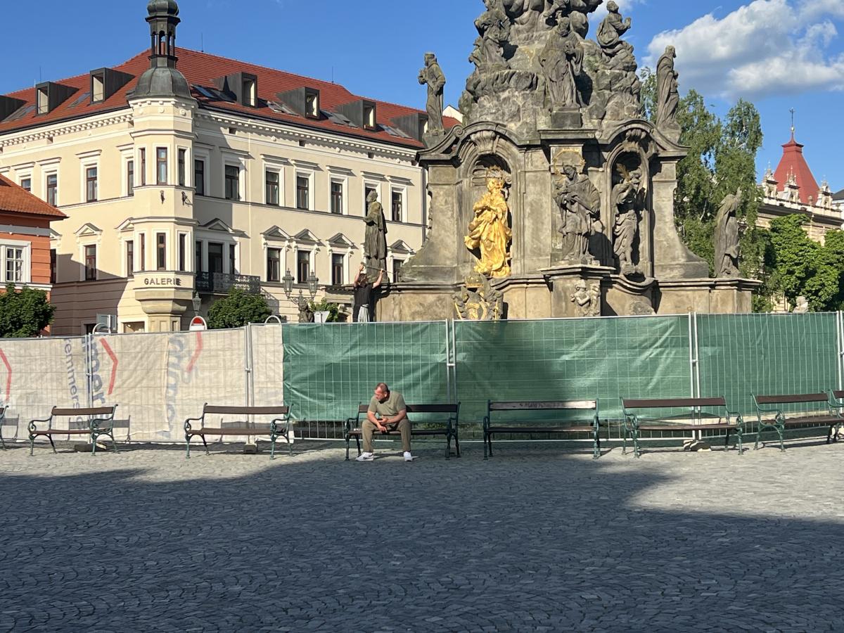 Město bere péči o morový sloup na lehkou váhu