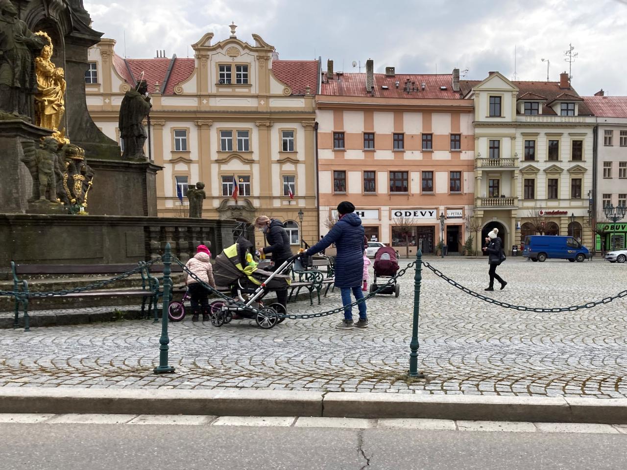 Historické paralely. Kontroverzní události zůstanou opět očím neviditelné?