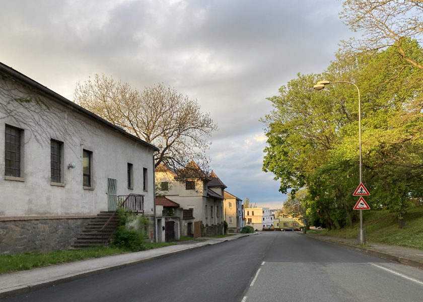 Dokončovací práce na Čáslavské právě začaly