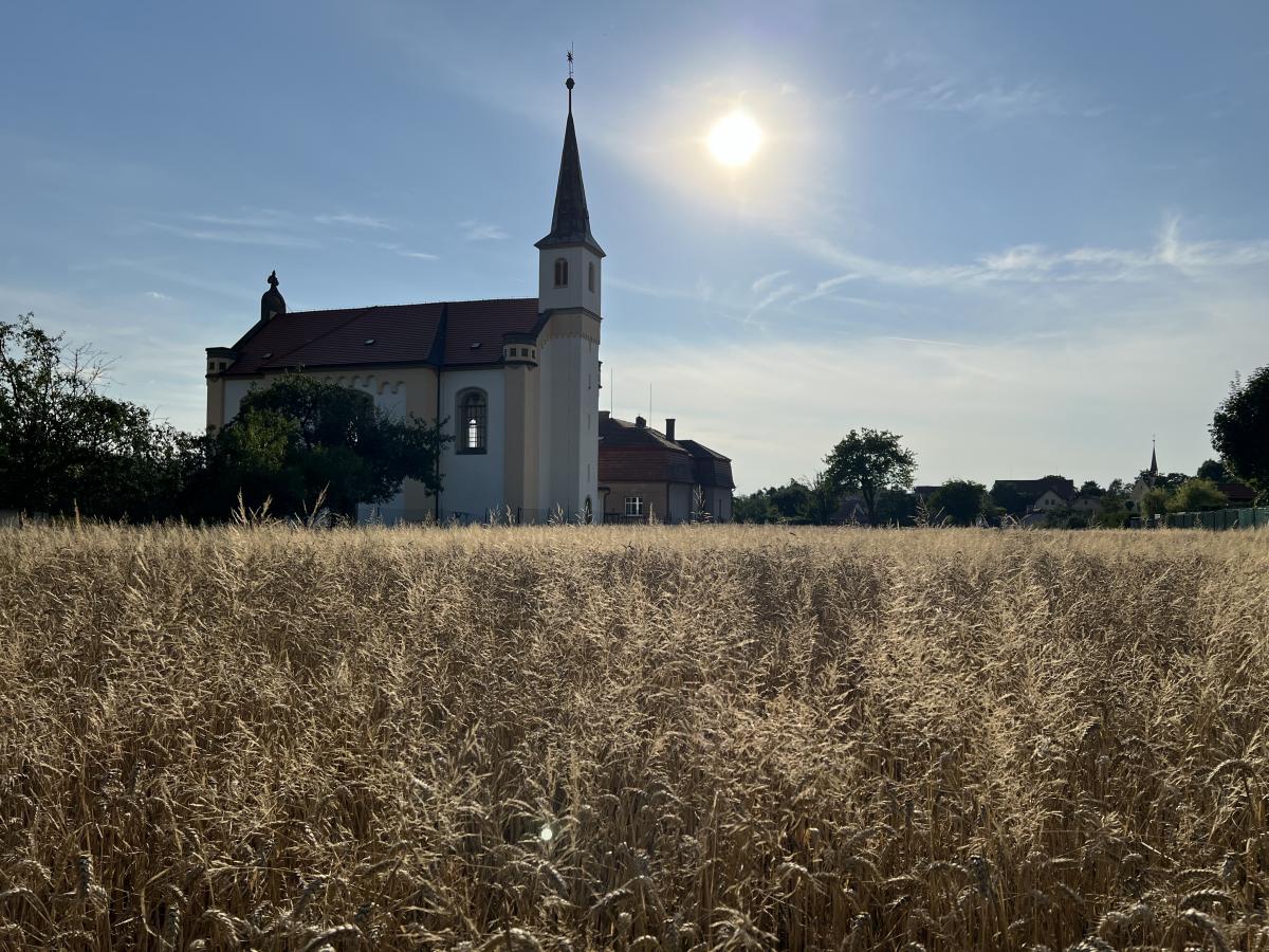 Benefiční koncert ve Dvakačovicích oblaží duši a pomůže zachránit i střechu fary!