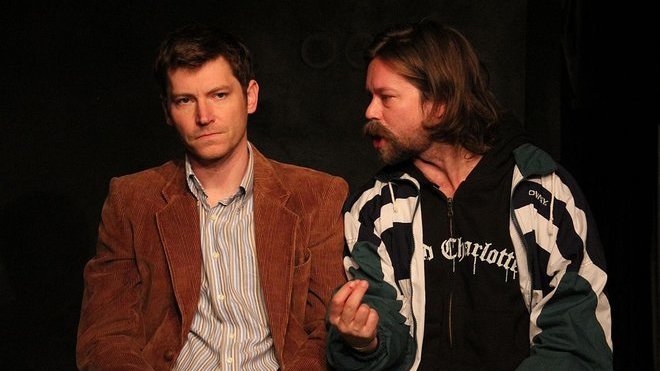 Richard Krajčo a David Švehlík v komorní hře Deštivé dny