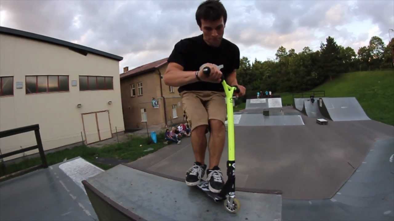 Místo starého skateparku nové parkoviště