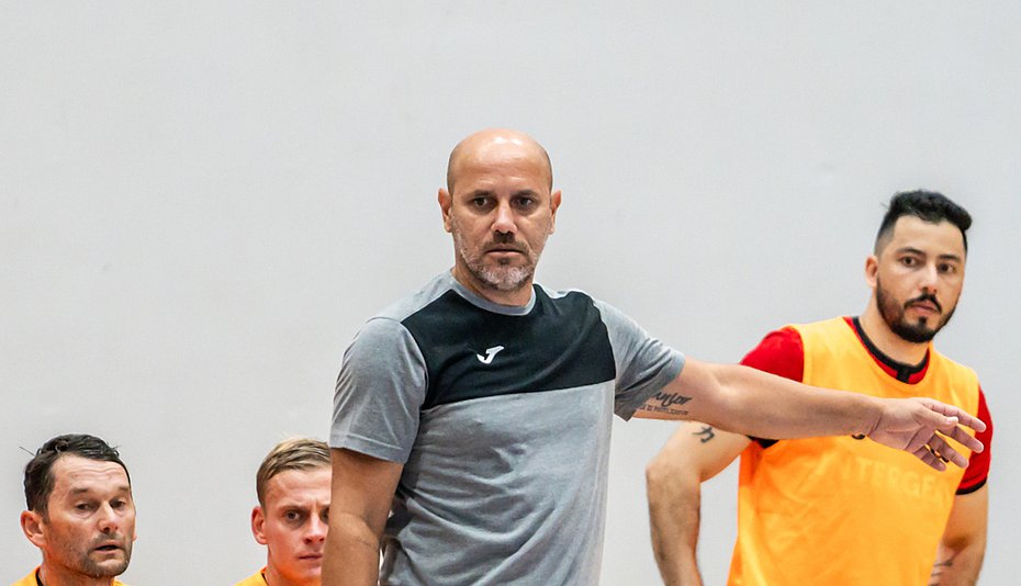 Alecio končí na lavičce Chrudimi