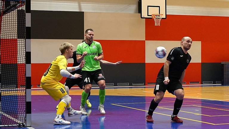 Jednoznačné derby. Dobře postavené tyče uchránily Nejzbach od přídělu
