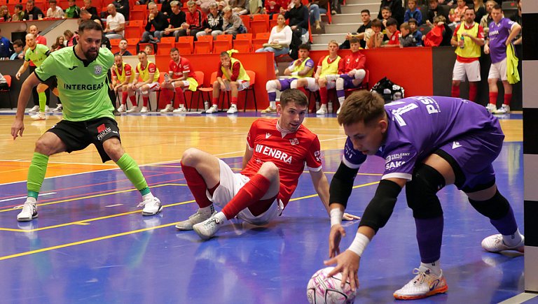 Helas příliš nekousal, tři body tak zůstaly doma