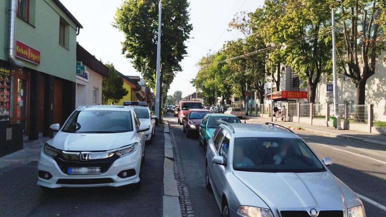 Nejfrekventovanější místo v Pardubicích konečně projde modernizací, rekonstruovat se bude nadjezd u nemocnice