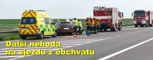 Další nehoda na sjezdu z obchvatu