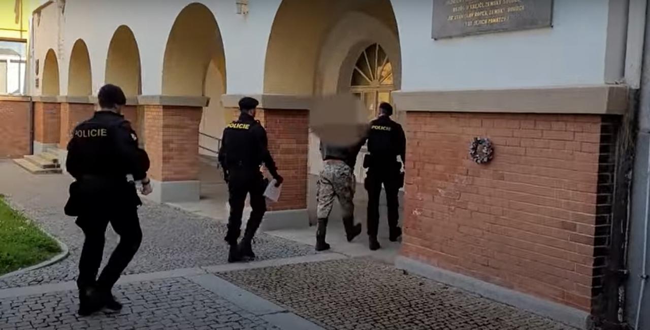 Střelec putoval do vazby
