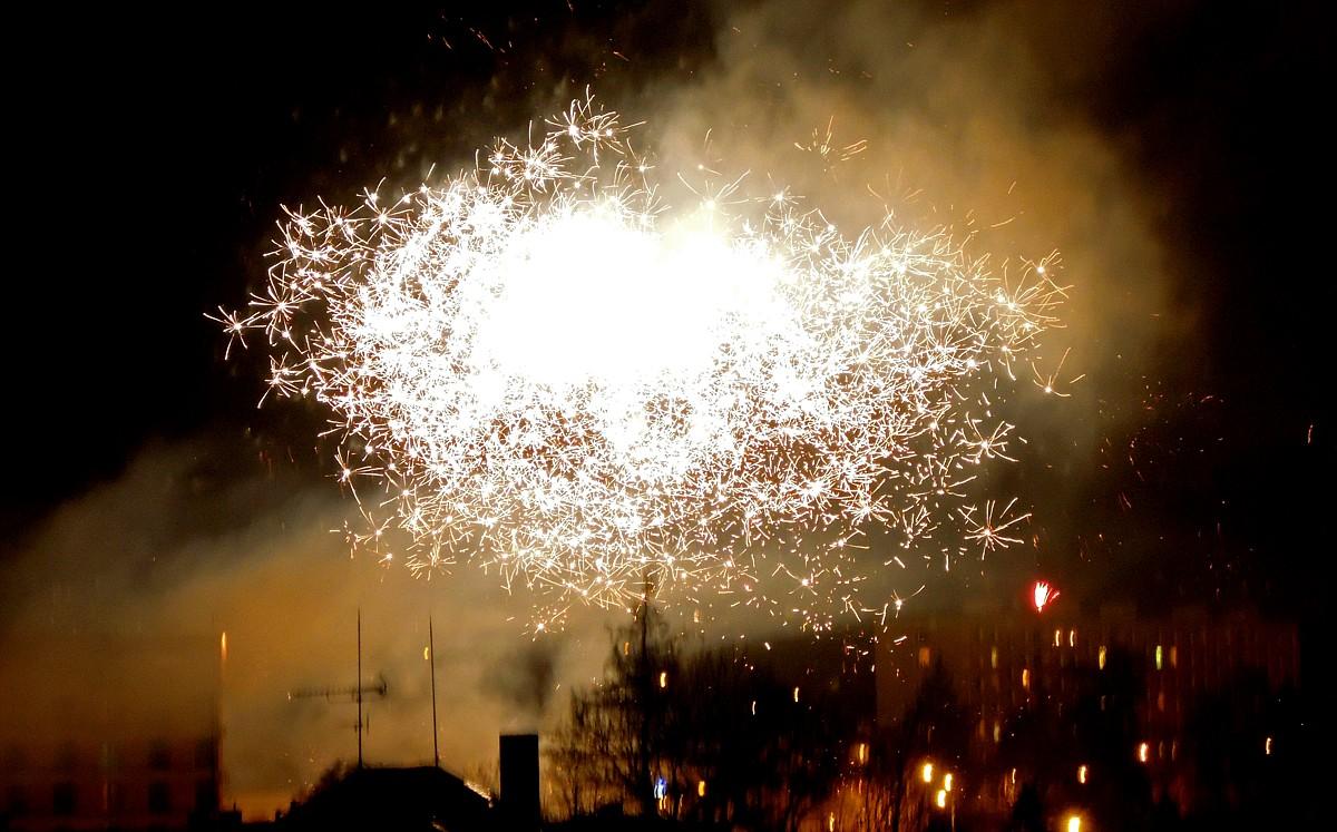 Město nevyhazuje 80 tisíc do vzduchu, aby ohňostrůjci skončili v kovidáriu