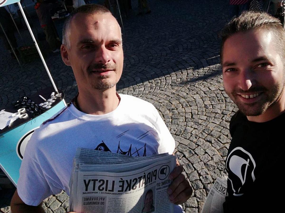 Piráti nejsou spokojeni se svým mediálním obrazem. Hledá se placený PR pracovník