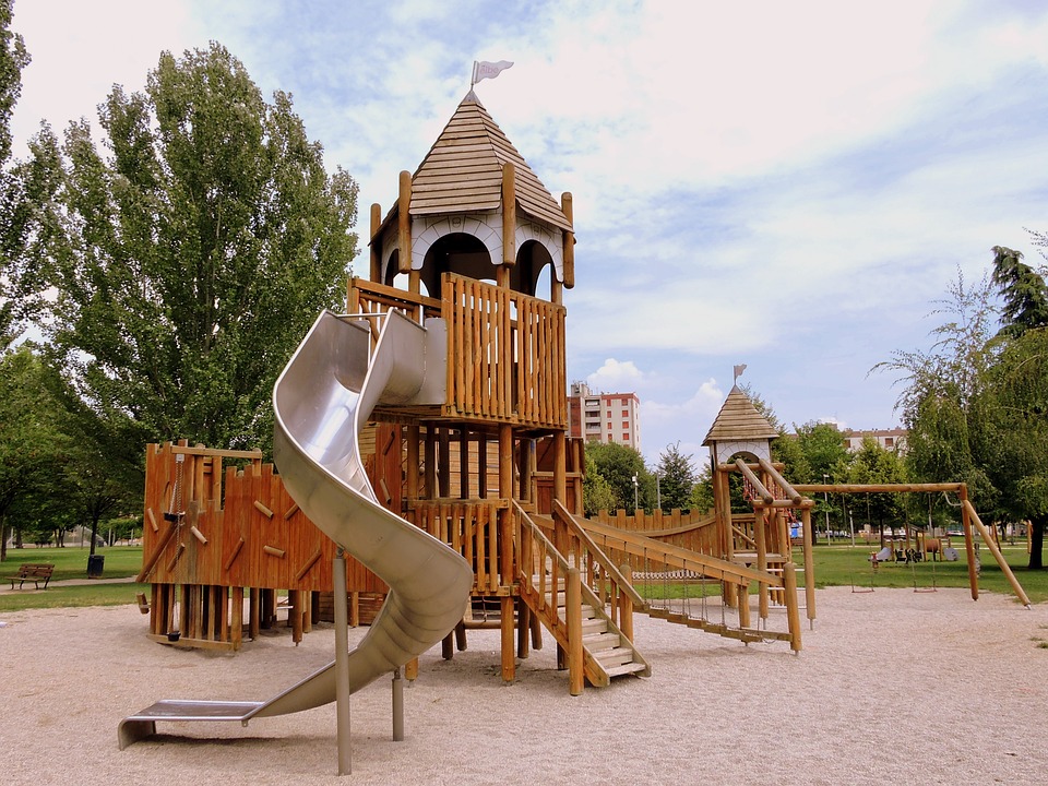 Dřevěný hrad v Městském parku přijde na jeden a půl milionu