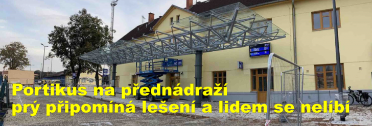 Portikus na přednádraží prý připomíná lešení a lidem se nelíbí