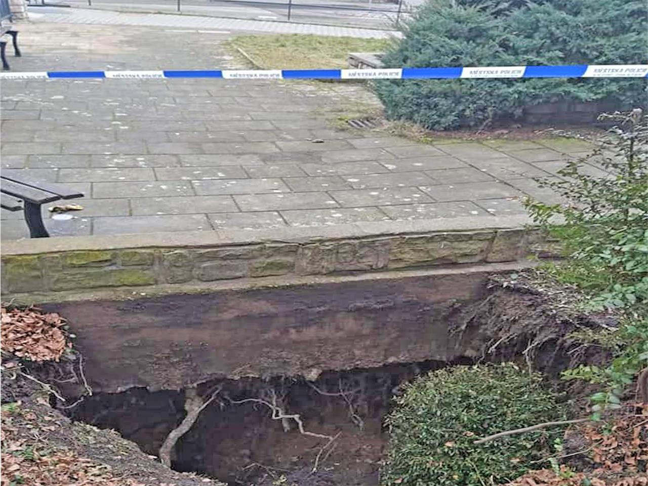 Podemele voda město? Příčina propadu nezjištěna