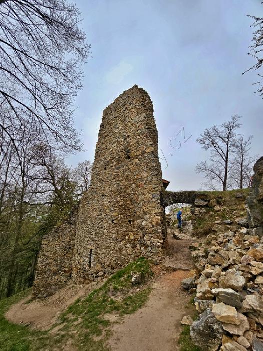Malý, ale kouzelný hrad Rabštejnek   