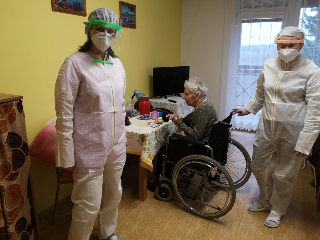 Drsná zpověď studentky na covidové praxi: Mám z toho nervy