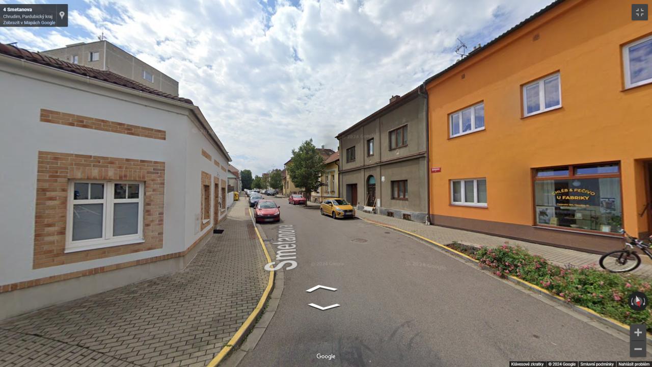 Zaparkovat ve Smetanově ulici bude pro zákazníky zase o něco těžší