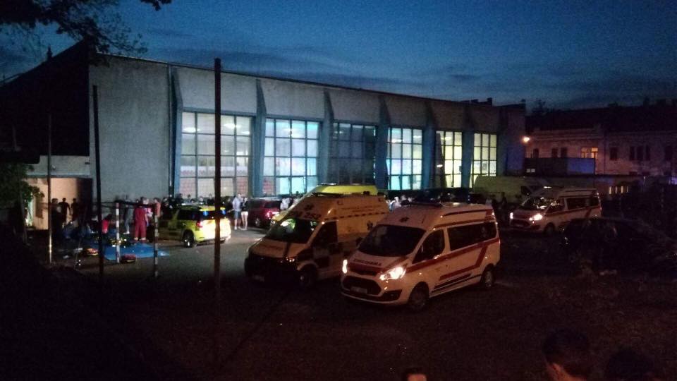 Ve sportovní hale kolabovali tanečníci