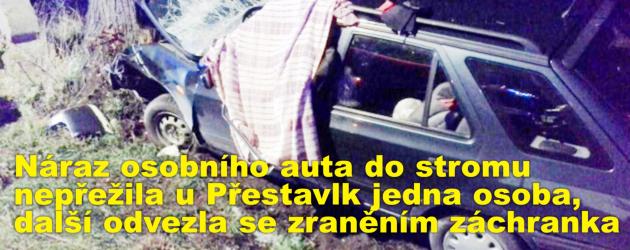 Náraz osobního auta do stromu nepřežila u Přestavlk jedna osoba, další odvezla se zraněním záchranka
