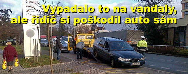 Vypadalo to na vandaly, ale šlo o nešikovnost řidiče v Palackého ulici, kterému musela domlouvat manželka 