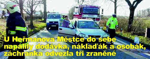 U Heřmanova Městce do sebe napálily dodávka, náklaďák a osobák, záchranka odvezla tři zraněné