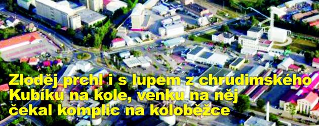 Zloděj prchl i s lupem z chrudimského Kubíku na kole, venku na něj čekal komplic na koloběžce