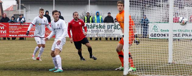 Po Slavii jede se skloněnou hlavou domů také Sparta