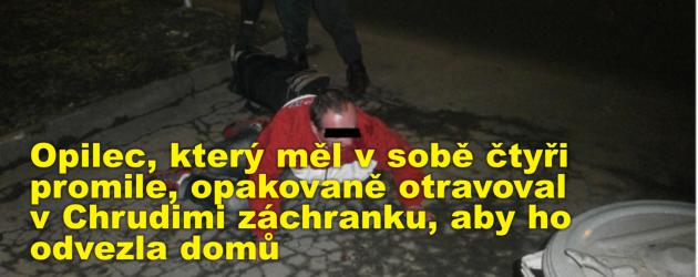Opilec, který měl v sobě čtyři promile, opakovaně otravoval v Chrudimi záchranku, aby ho odvezla domů