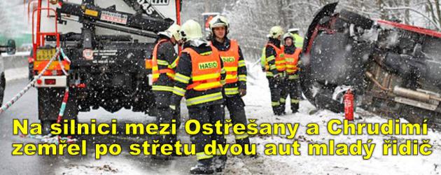 Na silnici mezi Ostřešany a Chrudimí zemřel po čelním střetu dvou aut mladý řidič 