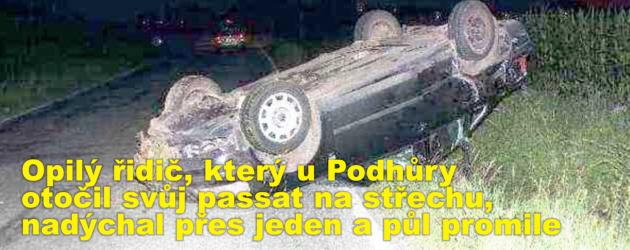 Opilý řidič, který u Podhůry otočil svůj passat na střechu, nadýchal přes jeden a půl promile