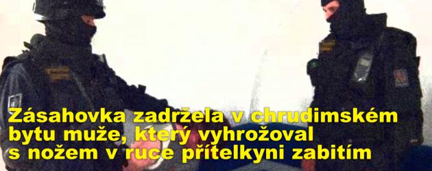 Zásahovka zadržela v chrudimském bytu muže, který vyhrožoval s nožem v ruce přítelkyni zabitím