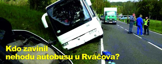 Kdo zavinil nehodu autobusu u Rváčova?