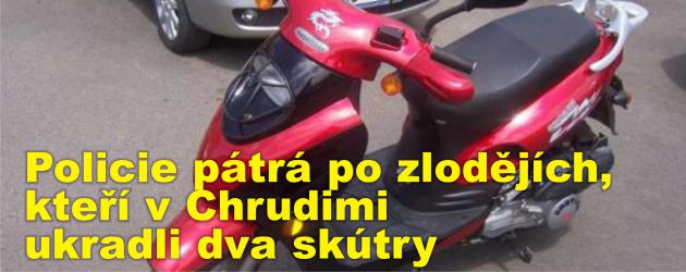 Policie pátrá po zlodějích, kteří v Chrudimi ukradli dva skútry