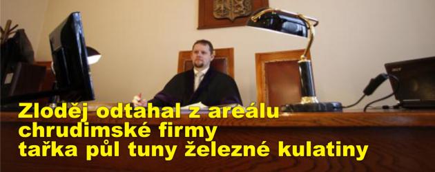 Zloděj odtahal z areálu chrudimské firmy tařka půl tuny železné kulatiny