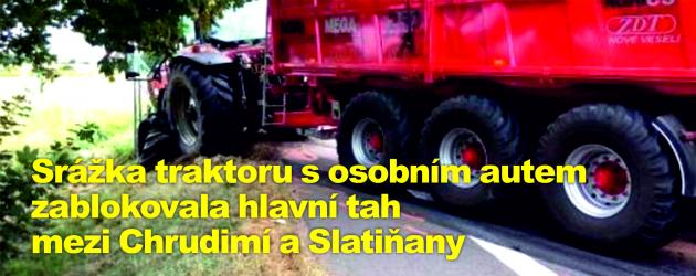 Srážka traktoru s osobním autem zablokovala hlavní tah mezi Chrudimí a Slatiňany