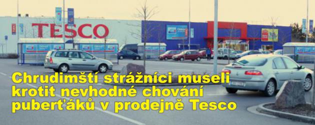 Chrudimští strážníci museli krotit nevhodné chování puberťáků v prodejně Tesco