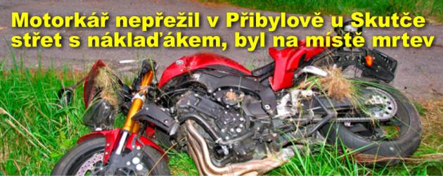 Motorkář nepřežil v Přibylově u Skutče střet s náklaďákem, byl na místě mrtev