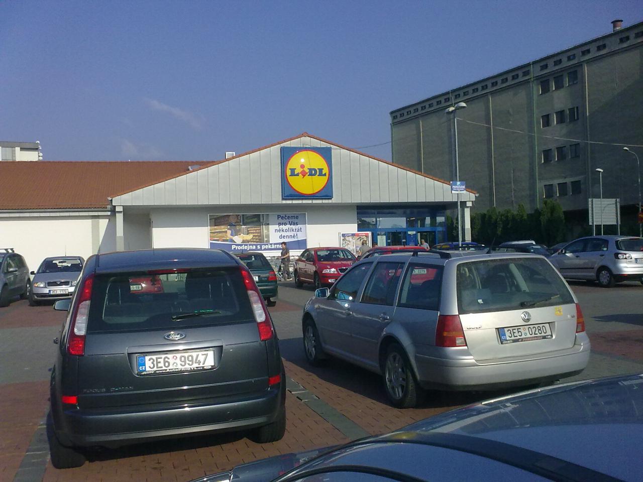 Zlodějce se krádež paštiky v Lidlu několikanásobně prodražila