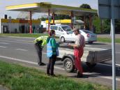 Vzorní a střízliví řidiči dostávali v Pardubické ulici při policejní kontrole nealkoholické pivo