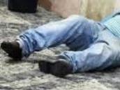 Strážníci předali v ulici Na Ostrově padajícího opilce jeho kamarádovi