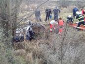Osobní auto skončilo v potoce poblíž Parama ve směru na Chrudim