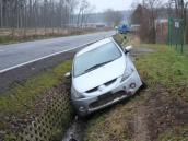 Chlapík havaroval v opilosti do příkopu a od havárie odešel domů, přijela si pro něho policejní hlídka