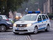 Řidič auta odmítl zaplatit v Husově ulici strážníkům vysokou pokutu za špatné parkování