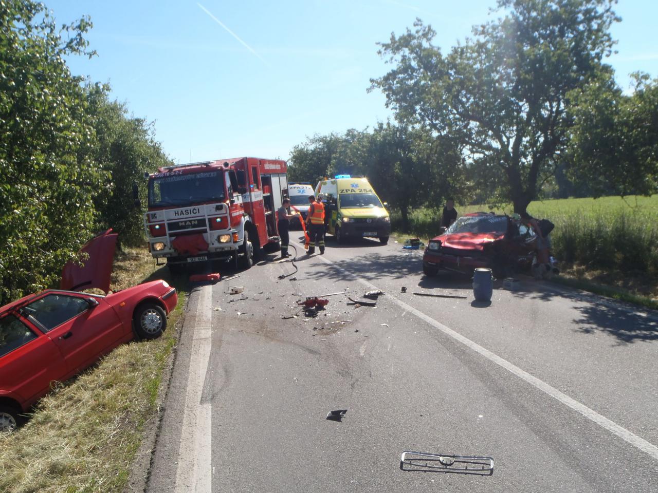 Při vážné dopravní nehodě u Bukoviny se zranilo sedm lidí, z toho čtyři těžce