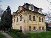 Medlešický zámek se letos dočká pouze opravy střechy, na další úpravy nejsou v rozpočtu města peníze