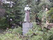 Blížící se oslavy výročí upálení Mistra Jana Husa probírají radnici z letargie, opravit teď přijde i samotný pomník
