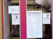 Prvnímu voliči v Chrudimi bylo dvaadevadesát a nechtěl prozradit, koho bude volit, určitě prý ale ne komunisty